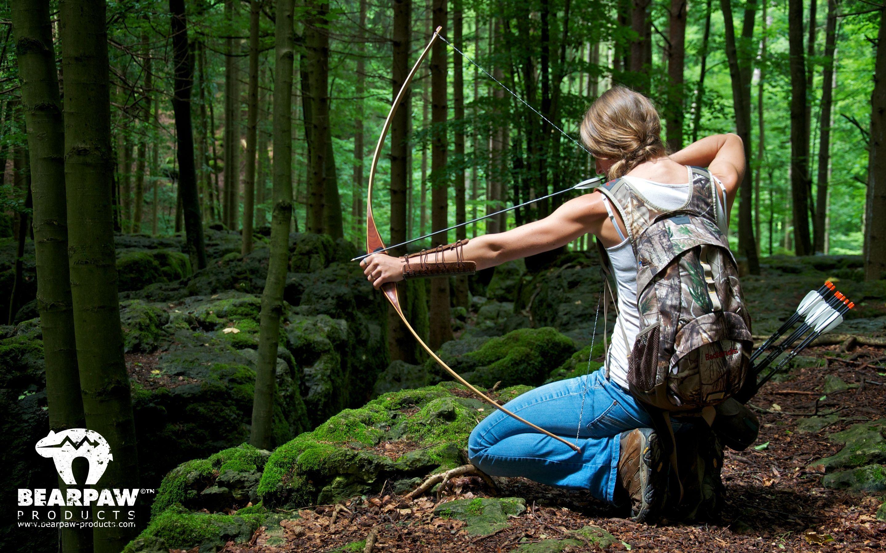 archery image. Hintergrundbild “Outdoor Archery Girl
