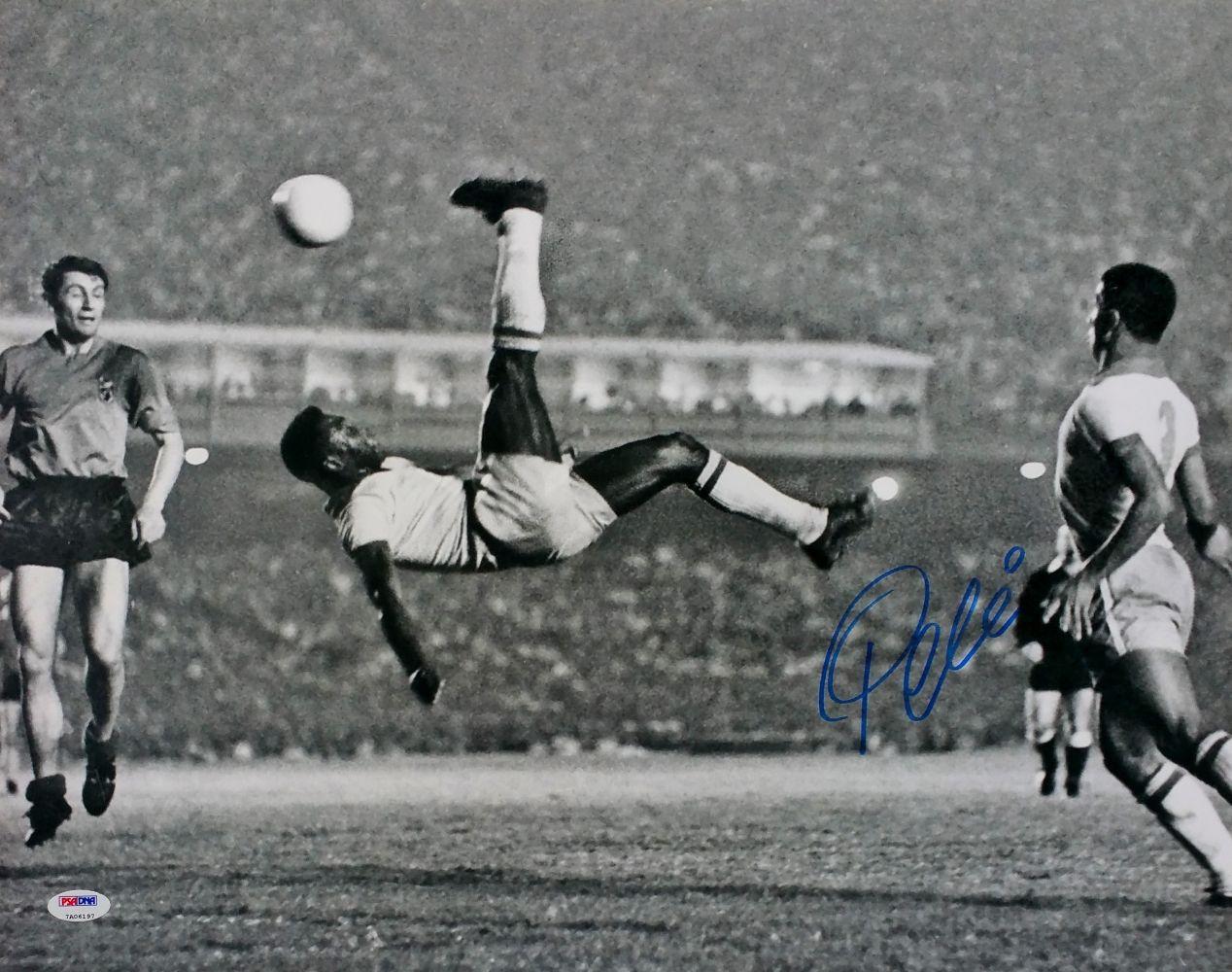 Pele Signed Brazil Black & White Bicycle Kick 16x20 Photo PSA