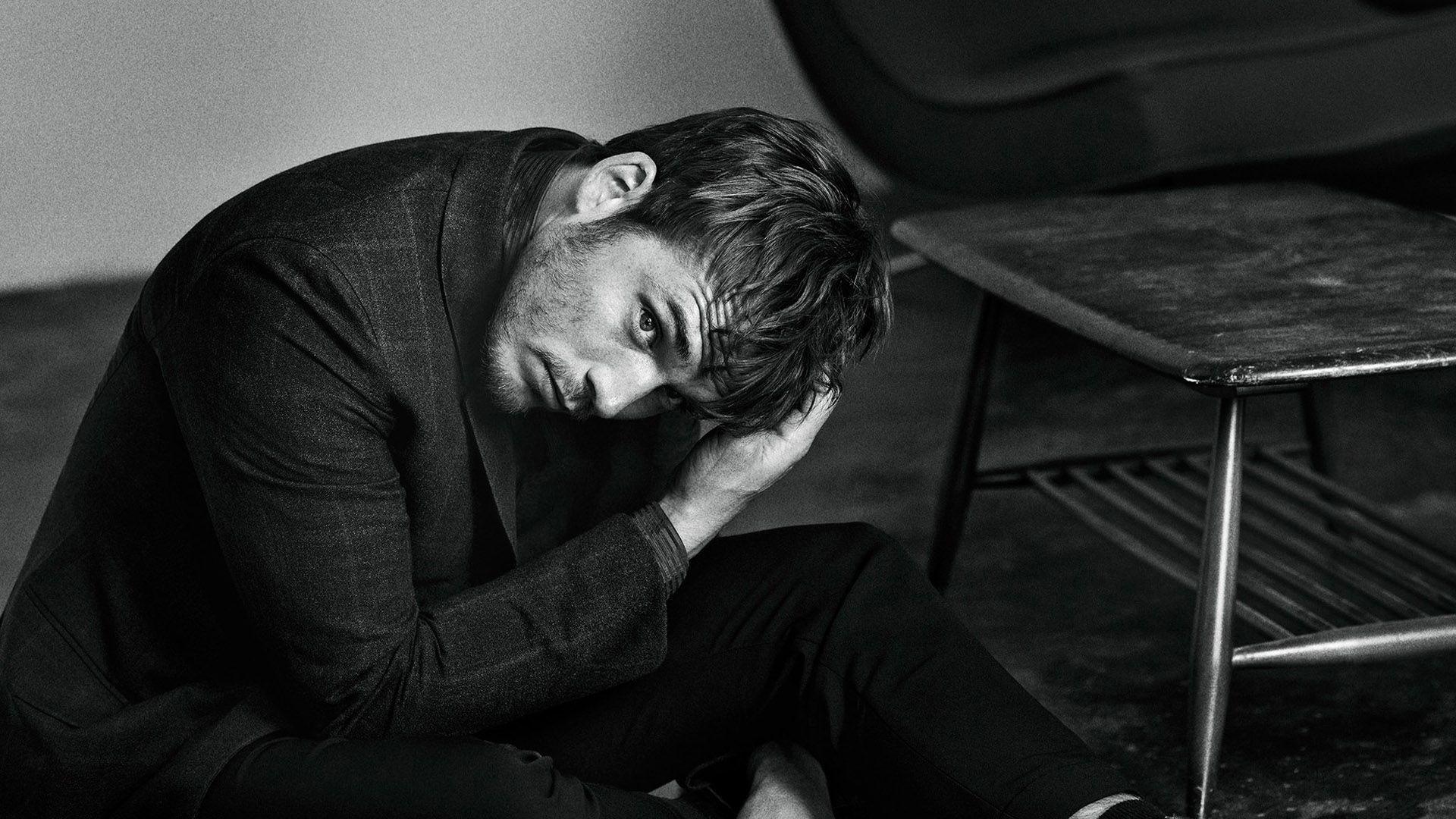 Sam Claflin Wallpaper