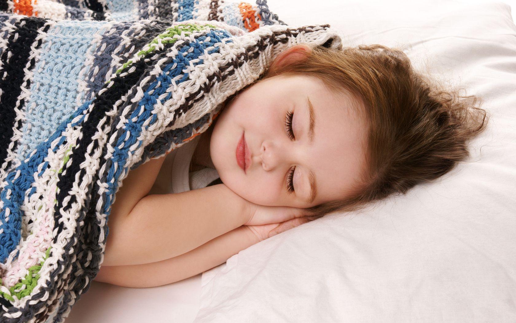 Girl Sleep In Blanket wallpaper