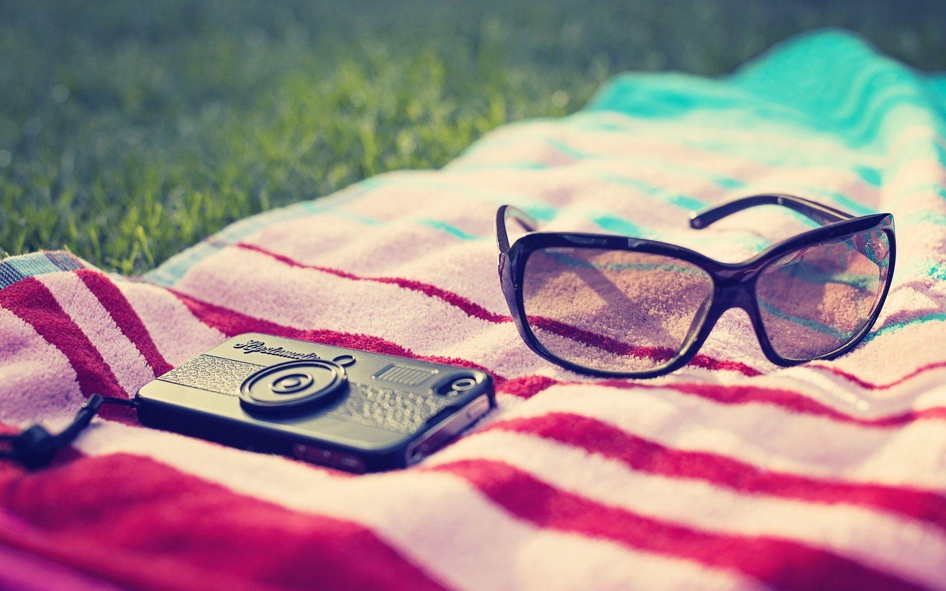 Glasses, Green grass, phone, blanket wallpaper and image