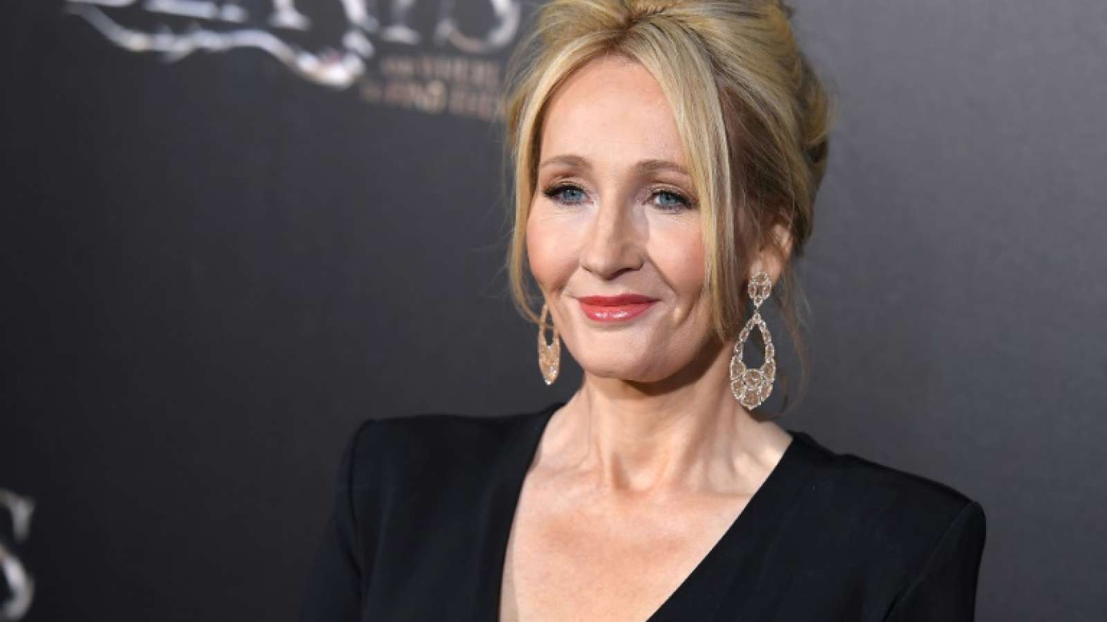 J.K. Rowling: Rowling sorry after accusing Trump of ignoring