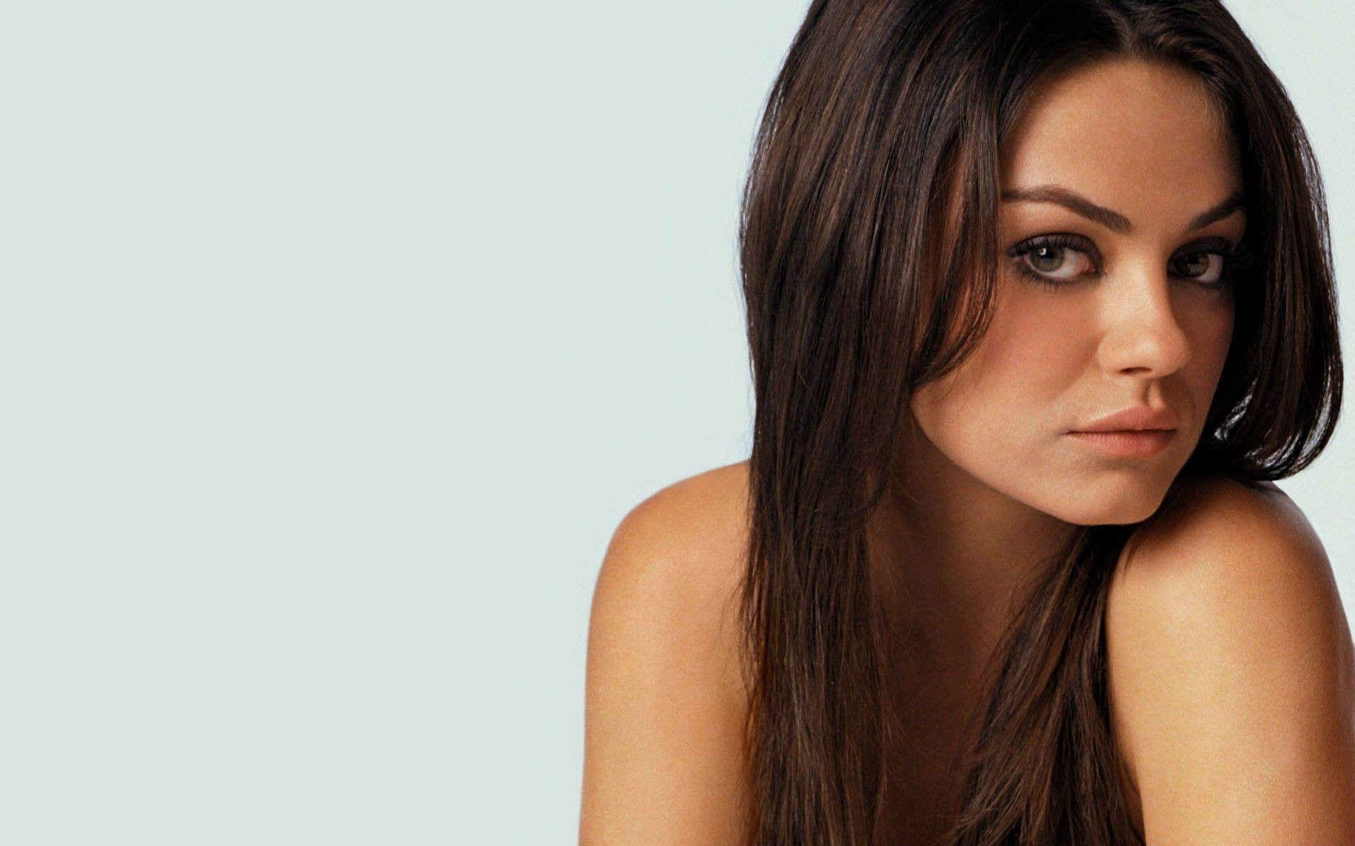 Beautiful Mila Kunis Hollywood Celebrity