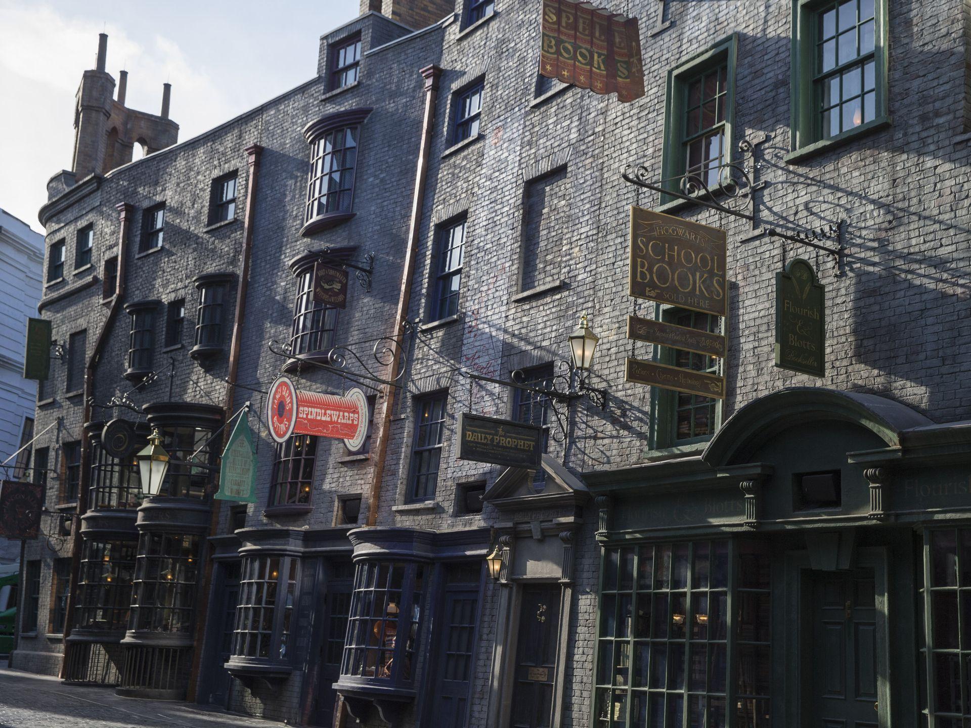 USA Today Takes Us Behind the Brick Wall: Brand New Diagon Alley