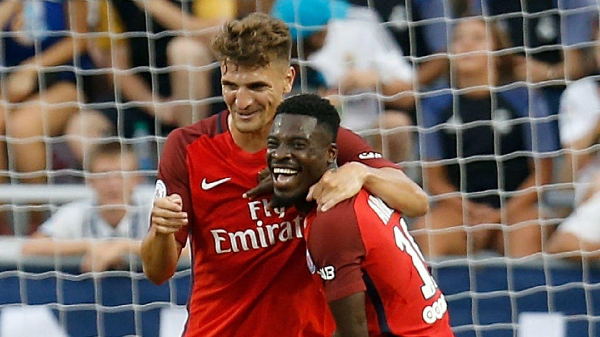 Aurier, La concurrence avec Thomas Meunier est saine