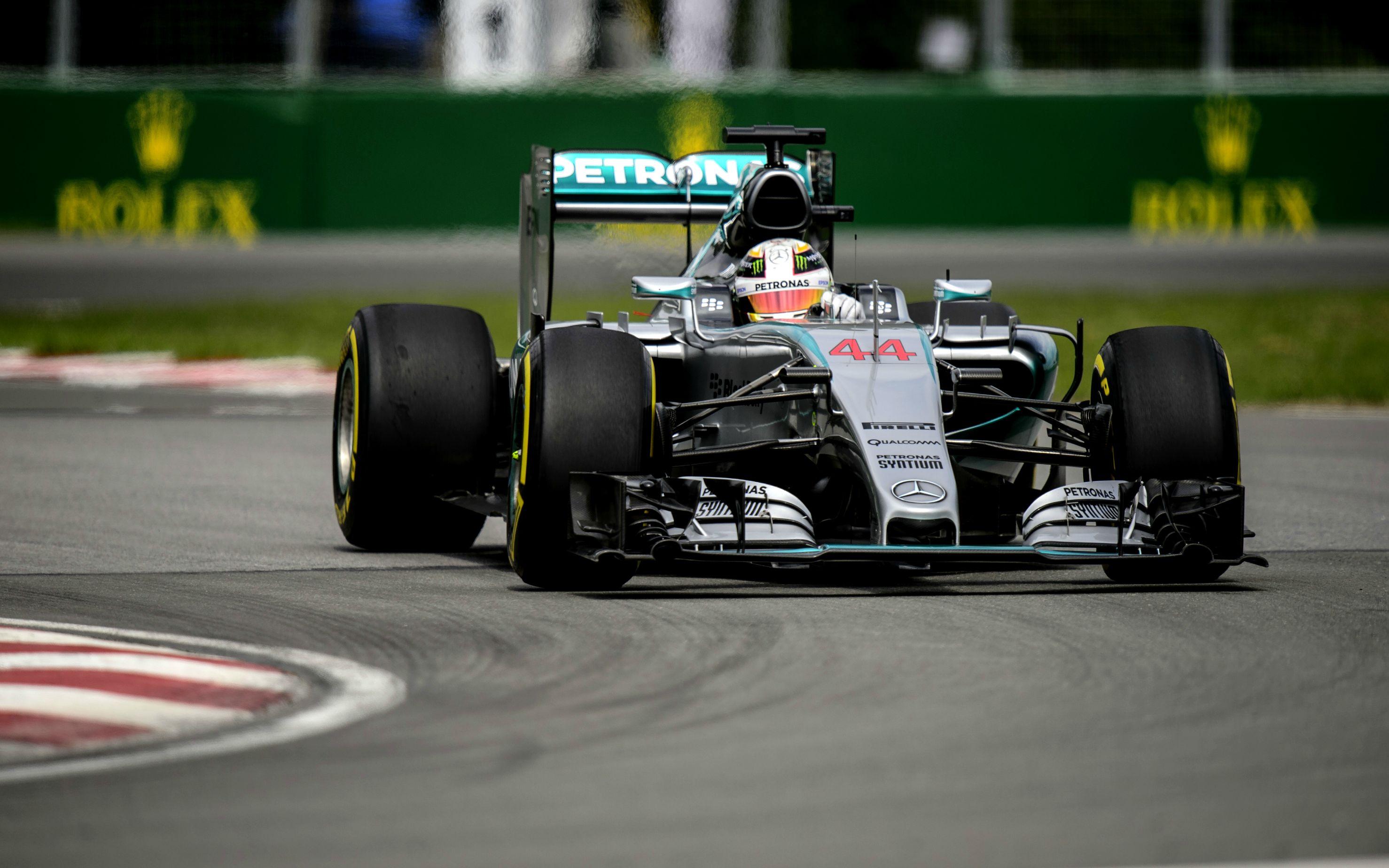 Wallpaper Lewis Hamilton in turn 2 Canadian Grand Prix High ress