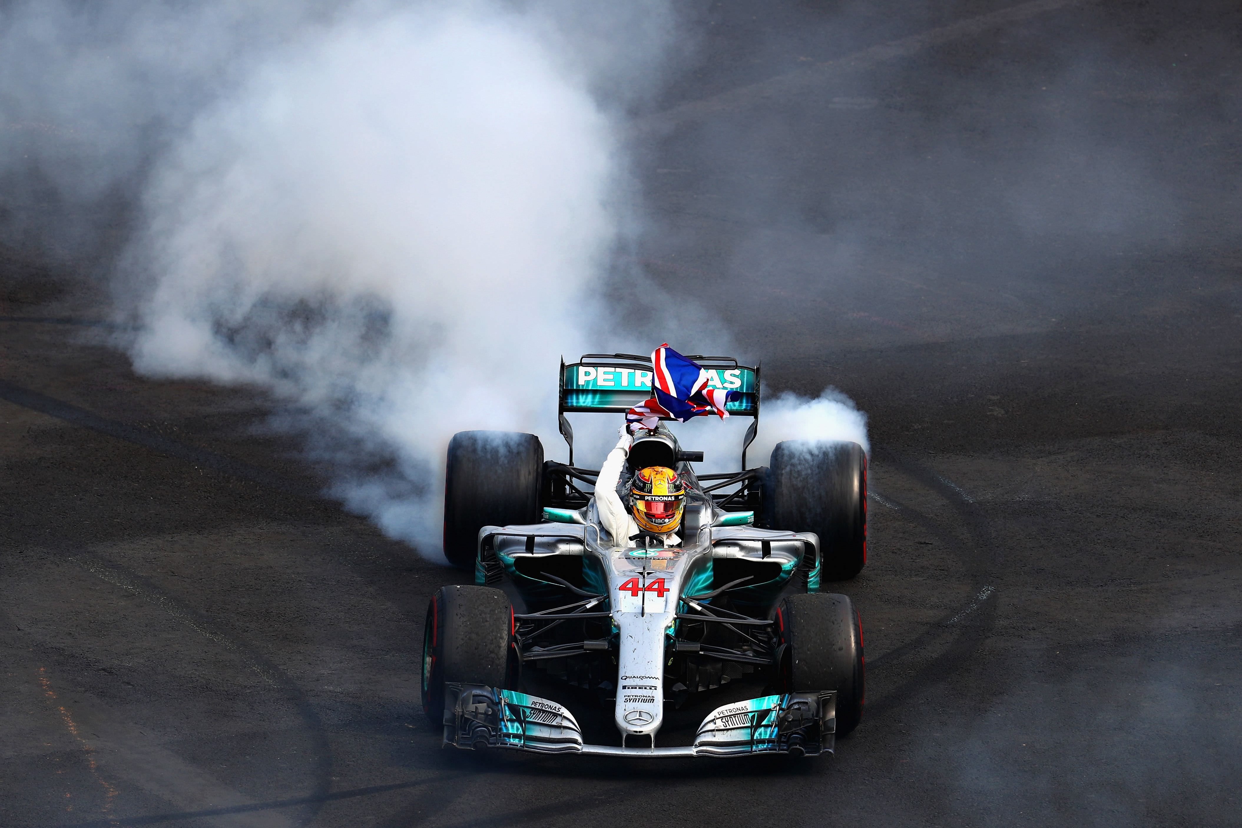 Mexican GP Hamilton (Mercedes) [4218x2812]