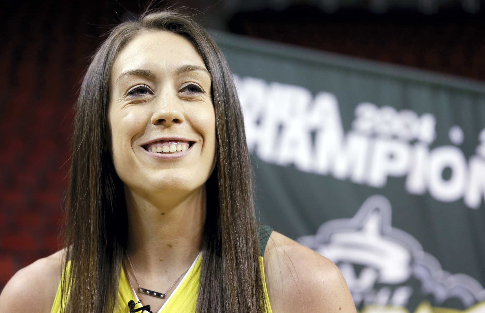 Olympic door opens for Breanna Stewart with Candace Parker's