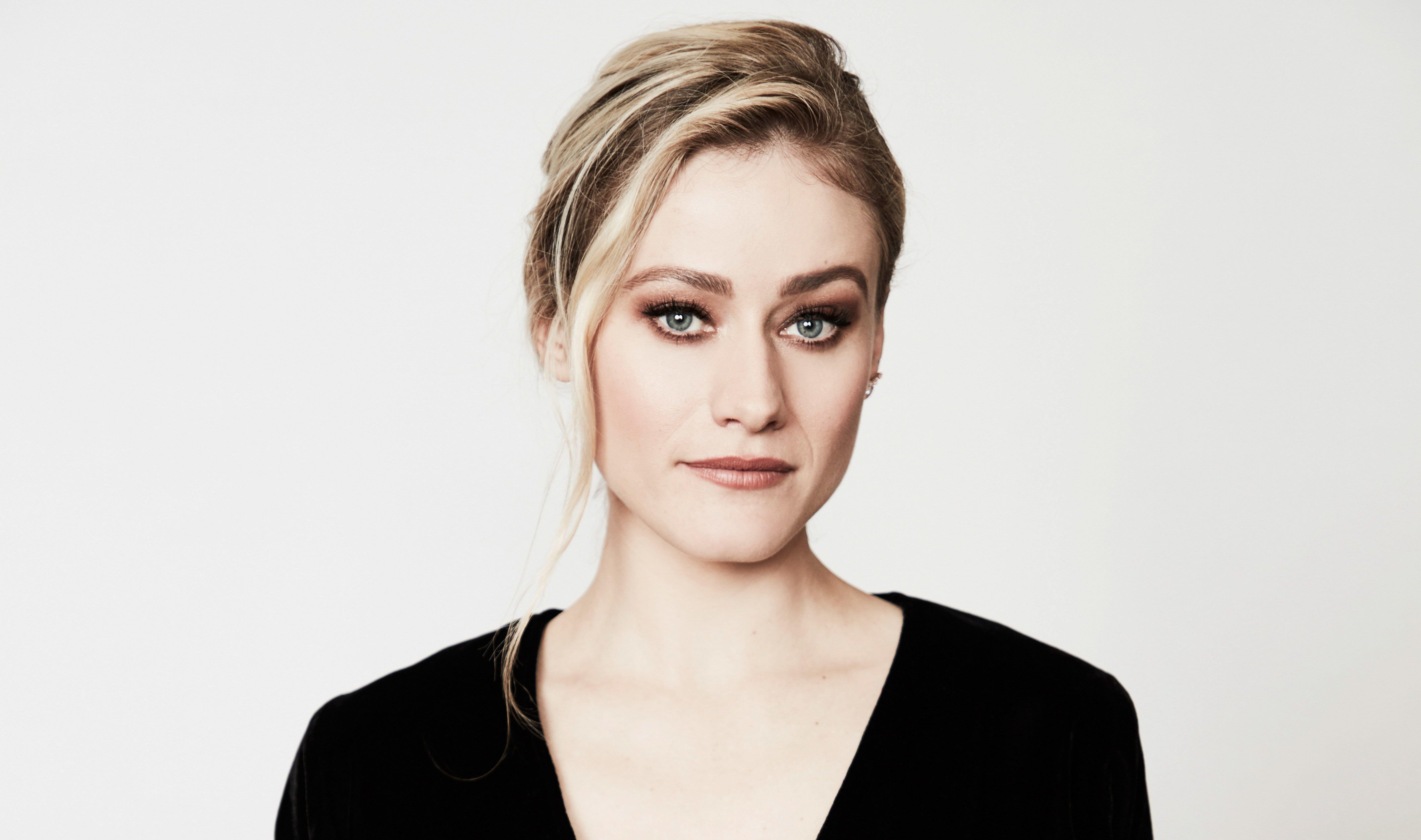 Download Olivia Taylor Dudley The Magicians Actress 840x1336