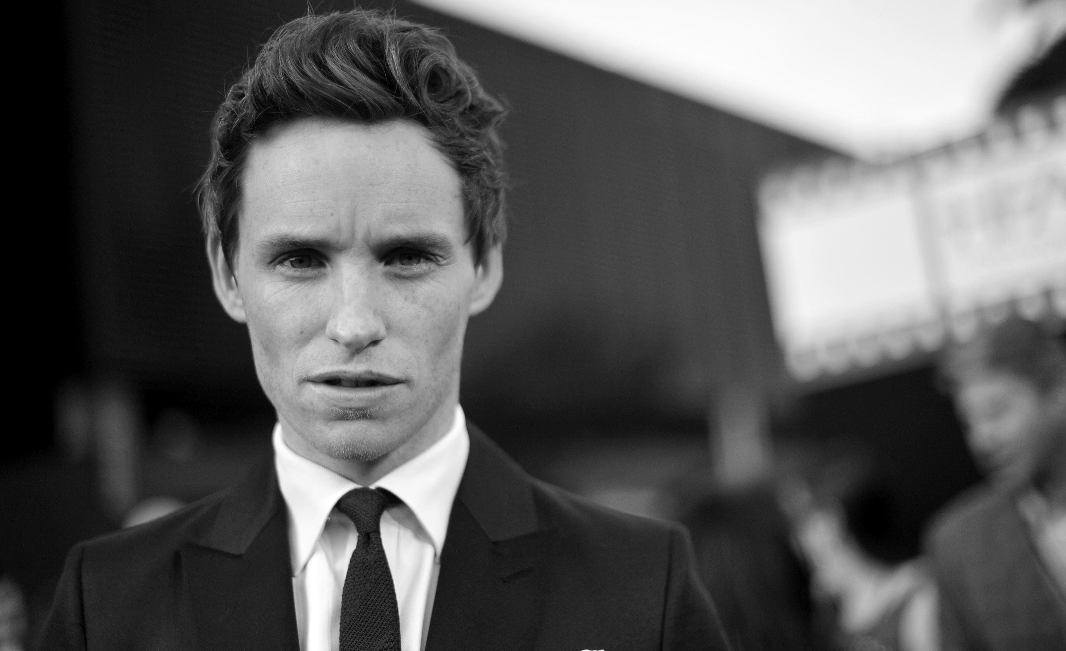 Eddie Redmayne Background 4K Download