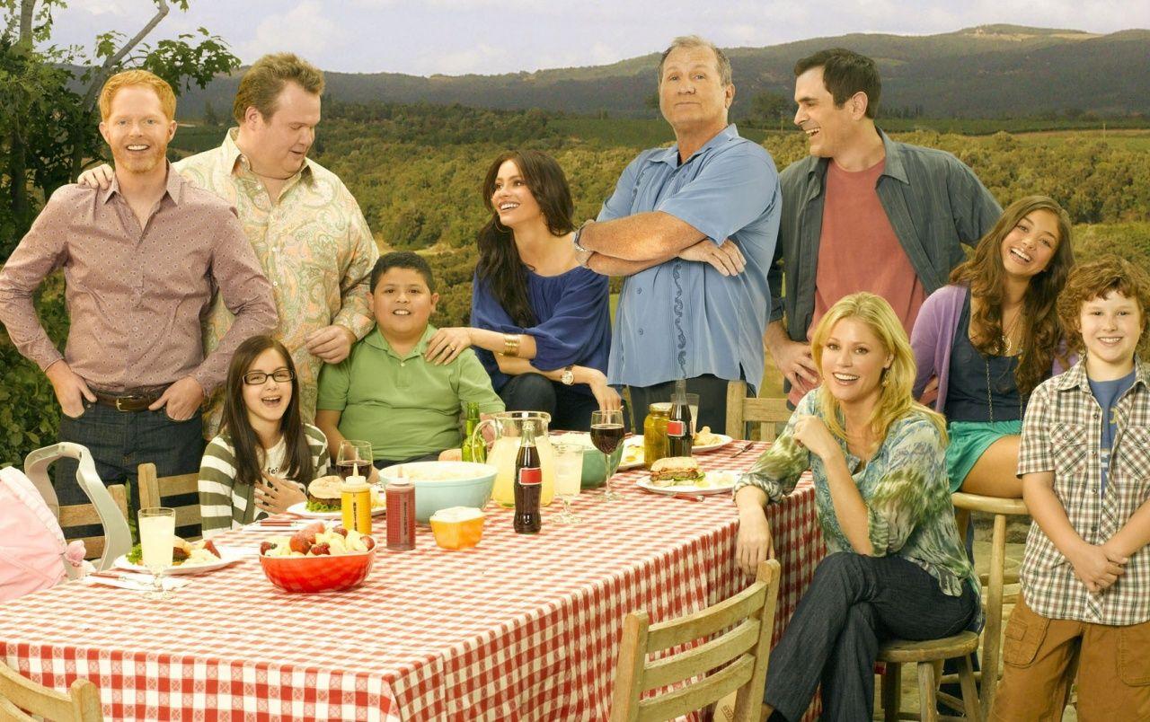 Modern Family Cast wallpaper. Modern Family Cast