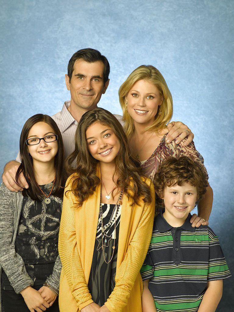 Modern Family image Cast of Modern Family HD wallpaper
