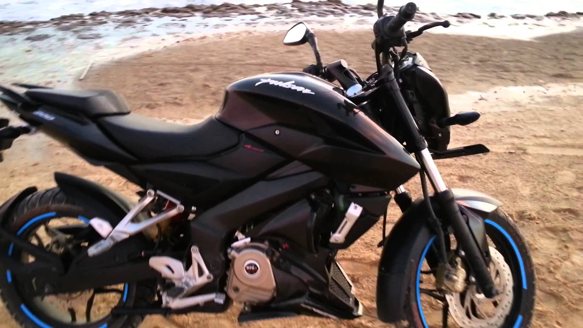 PULSAR 200 NS