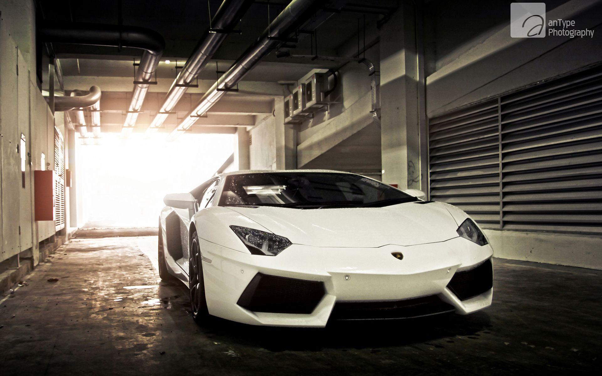 White Lamborghini Aventador Wallpaper. HD Car Wallpaper