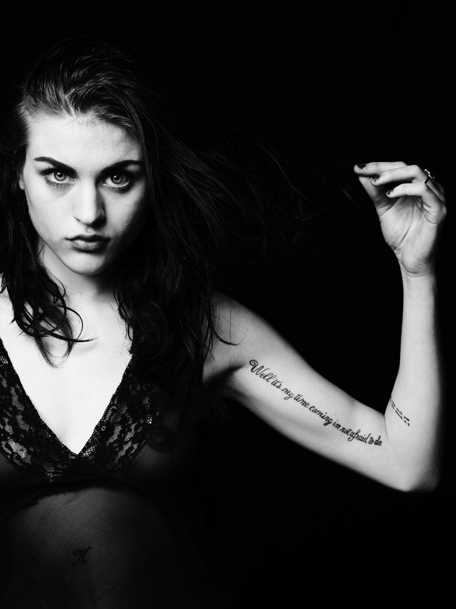 Frances Bean Cobain wallpaper
