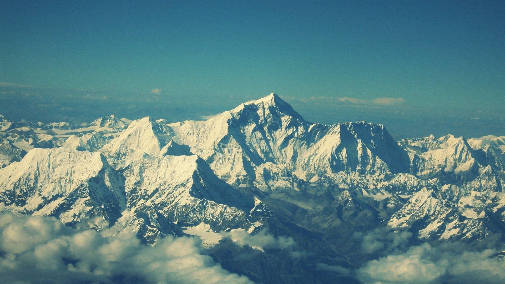 Mount Everest Background Image New Hd Wallpaper Of Mount Everest