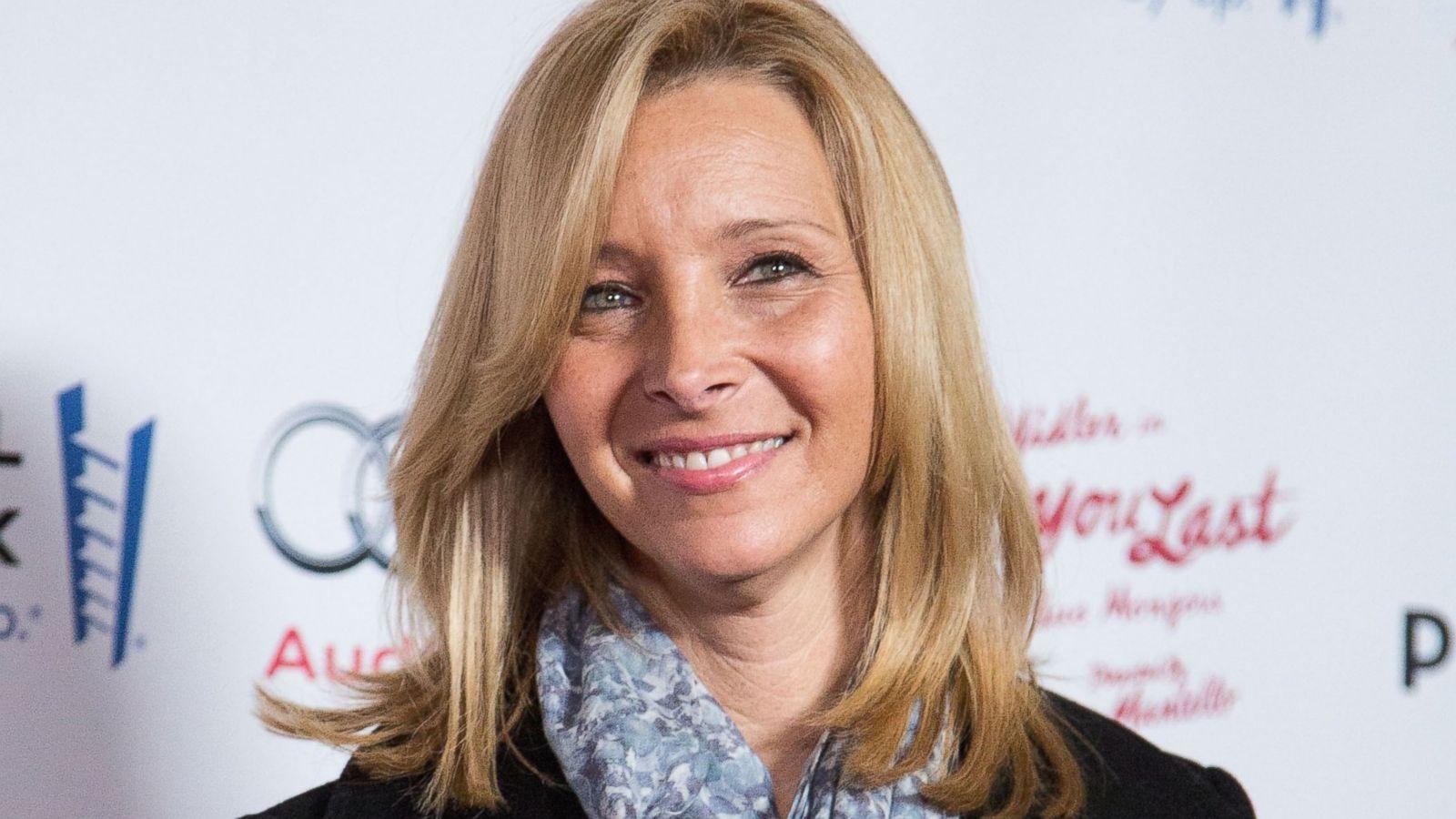 Lisa Kudrow Reveals Something You Never Knew About 'Friends'