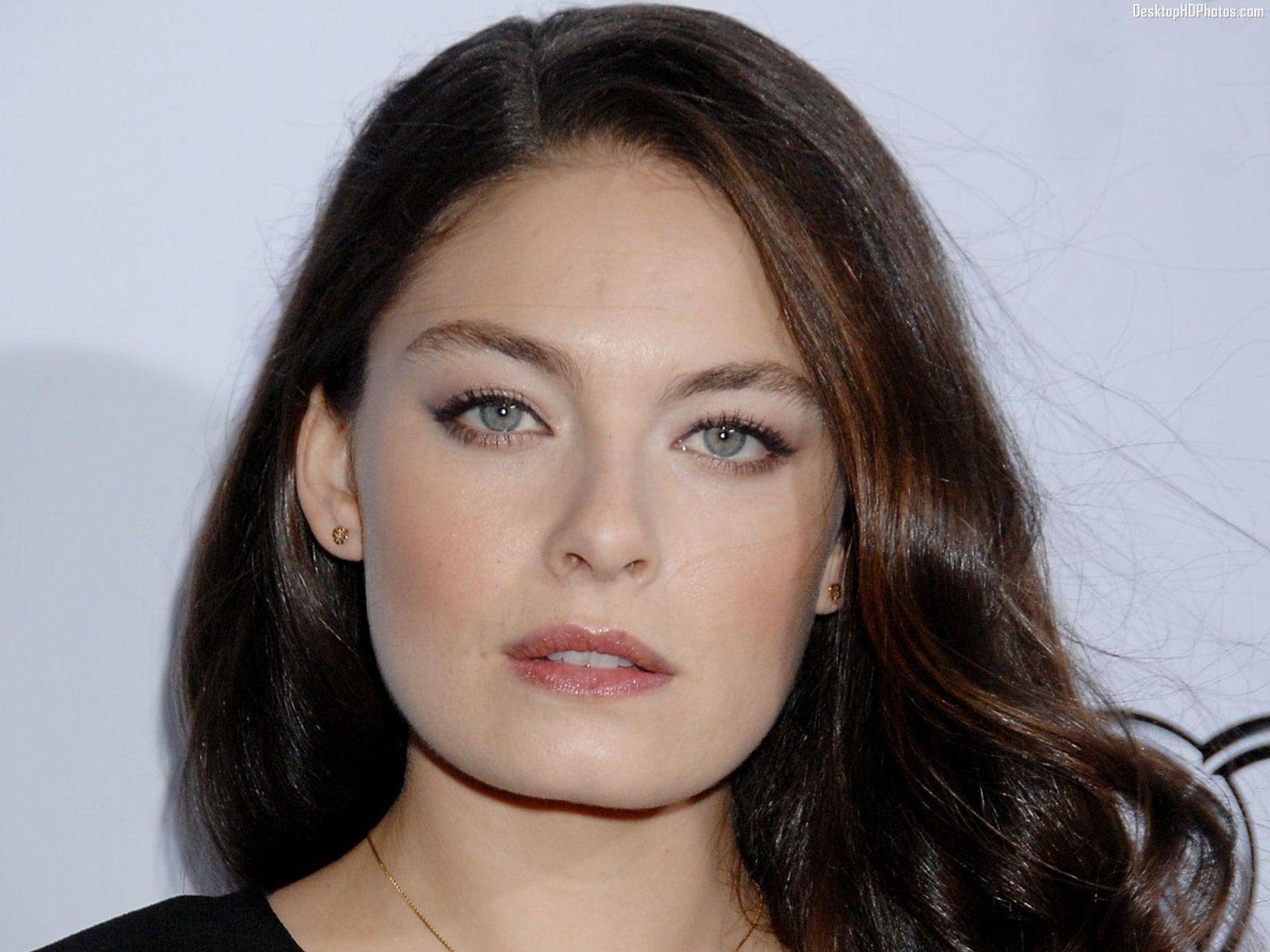 Alexa Davalos Wallpapers - Wallpaper Cave