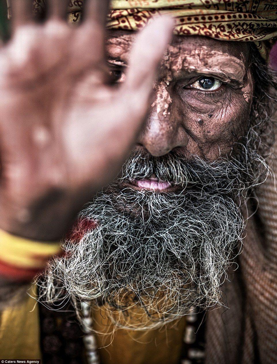 Incredible image show life of India's cannibal Aghori tribe