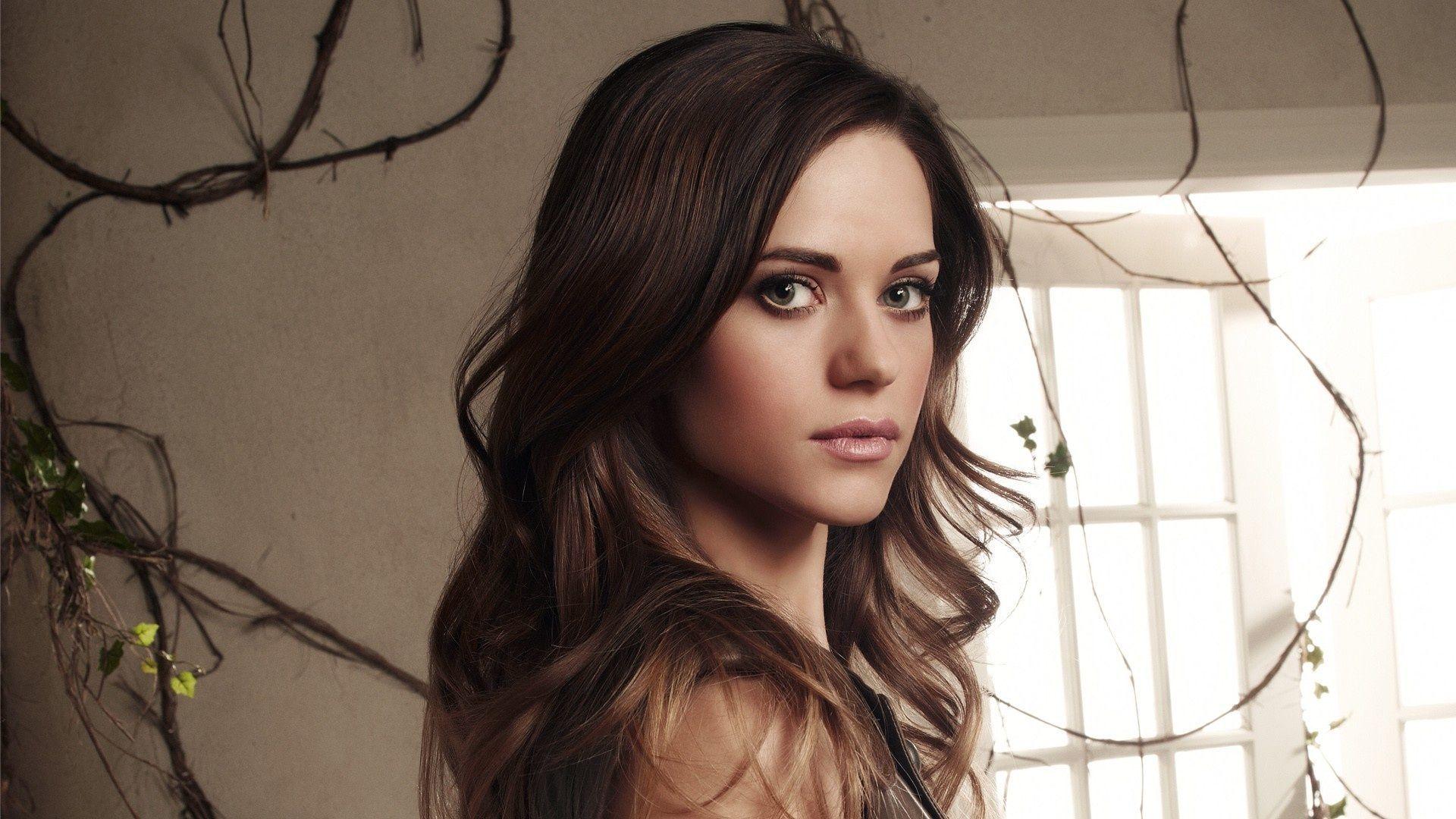 Lyndsy Fonseca. HD Models Wallpaper for Mobile and Desktop