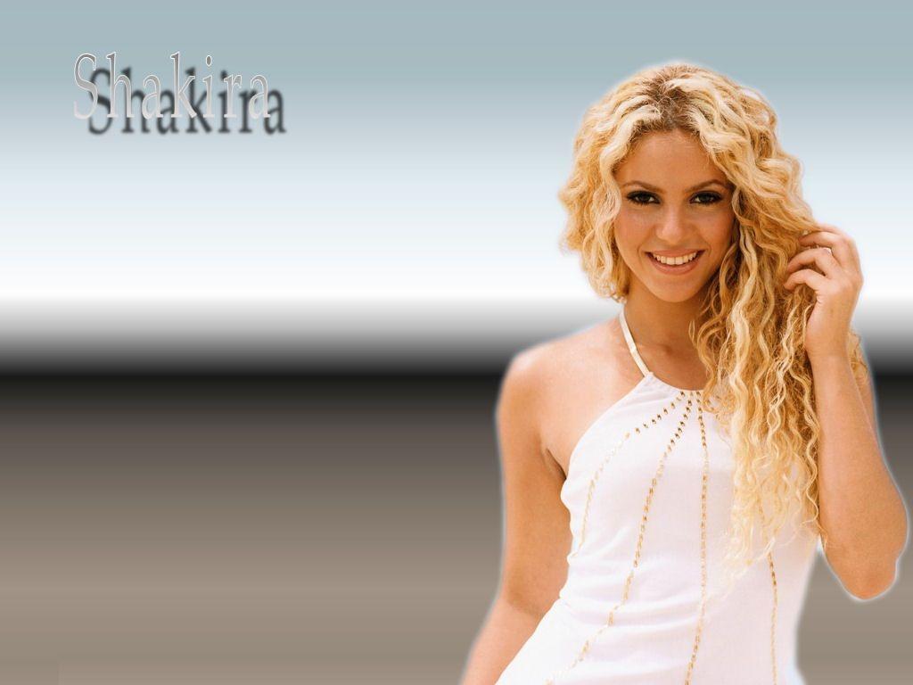 Background In High Quality: Shakira by Rosamond Stiltner, July 26