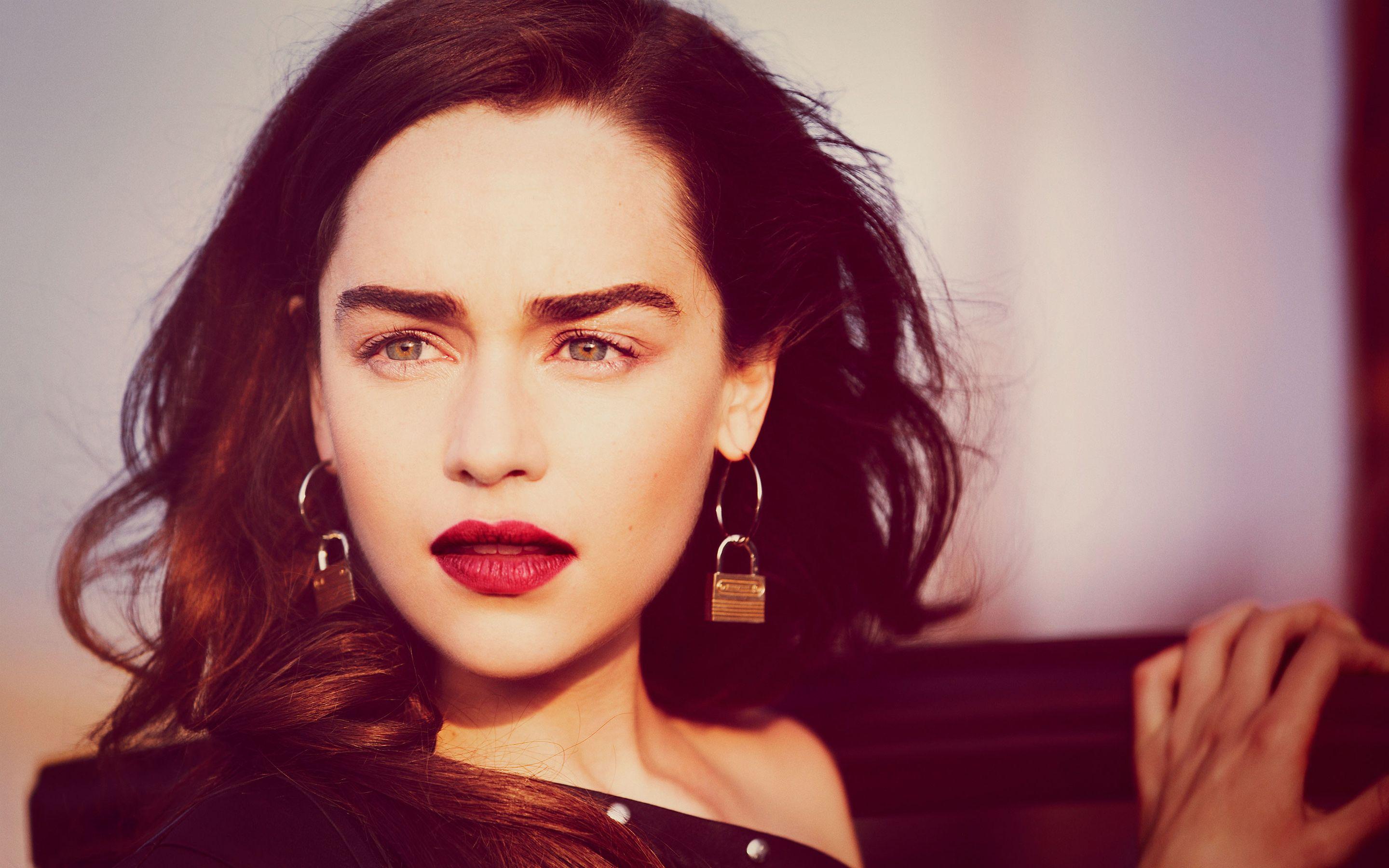 Emilia Clarke Wallpaper
