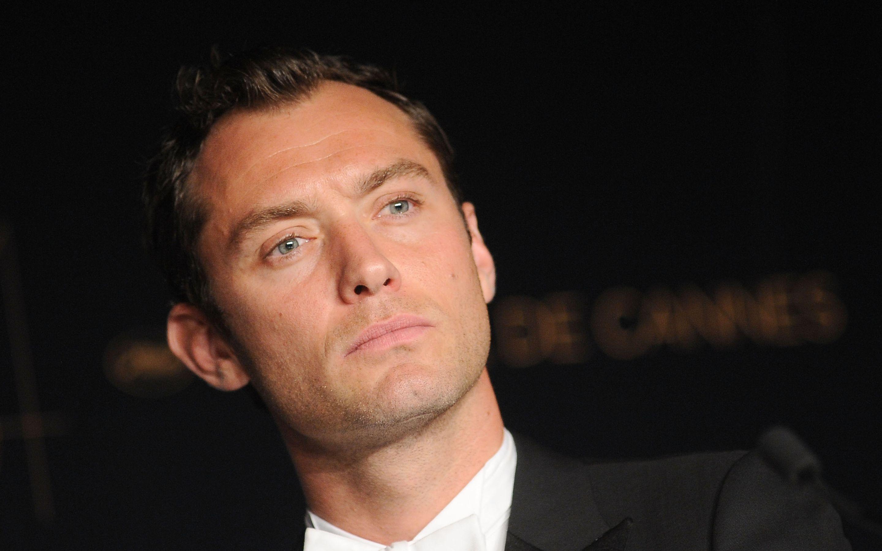 Jude Law Full HD Wallpaper and Background Imagex1800