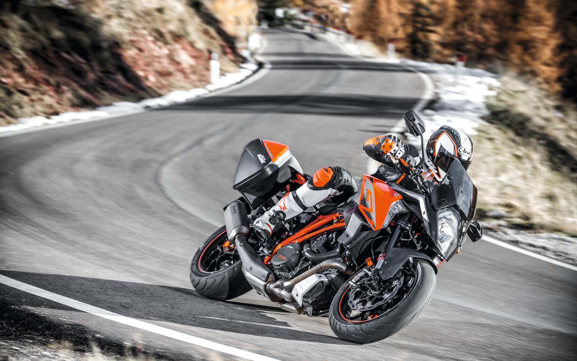 2016 KTM 1290 Super Duke GT 48