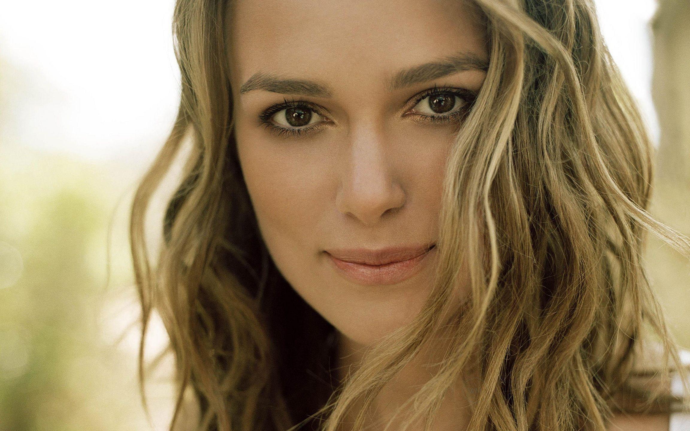 Keira Knightley Blond Face Celebrity Wallpaper. Wallpaper Mania