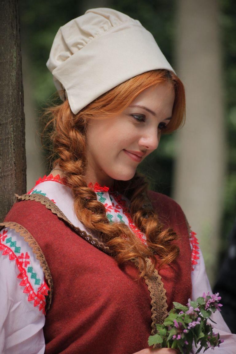 Meryem Uzerli wallpaper
