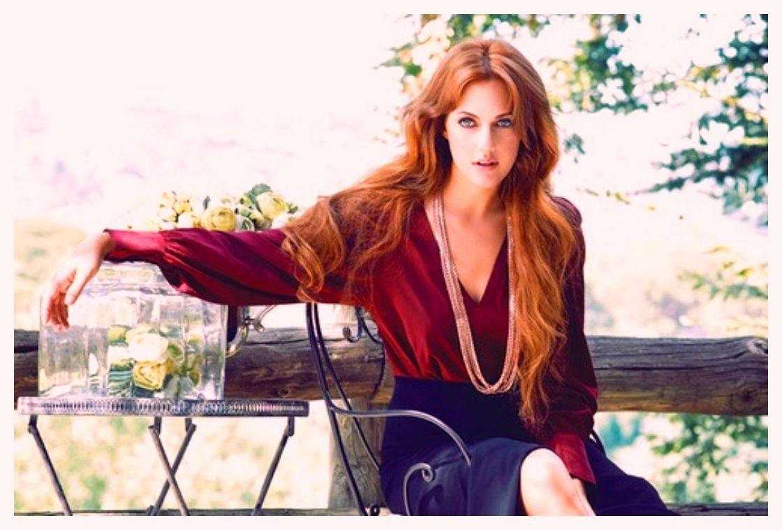 Beautiful Meryem Uzerli HD Wallpaper