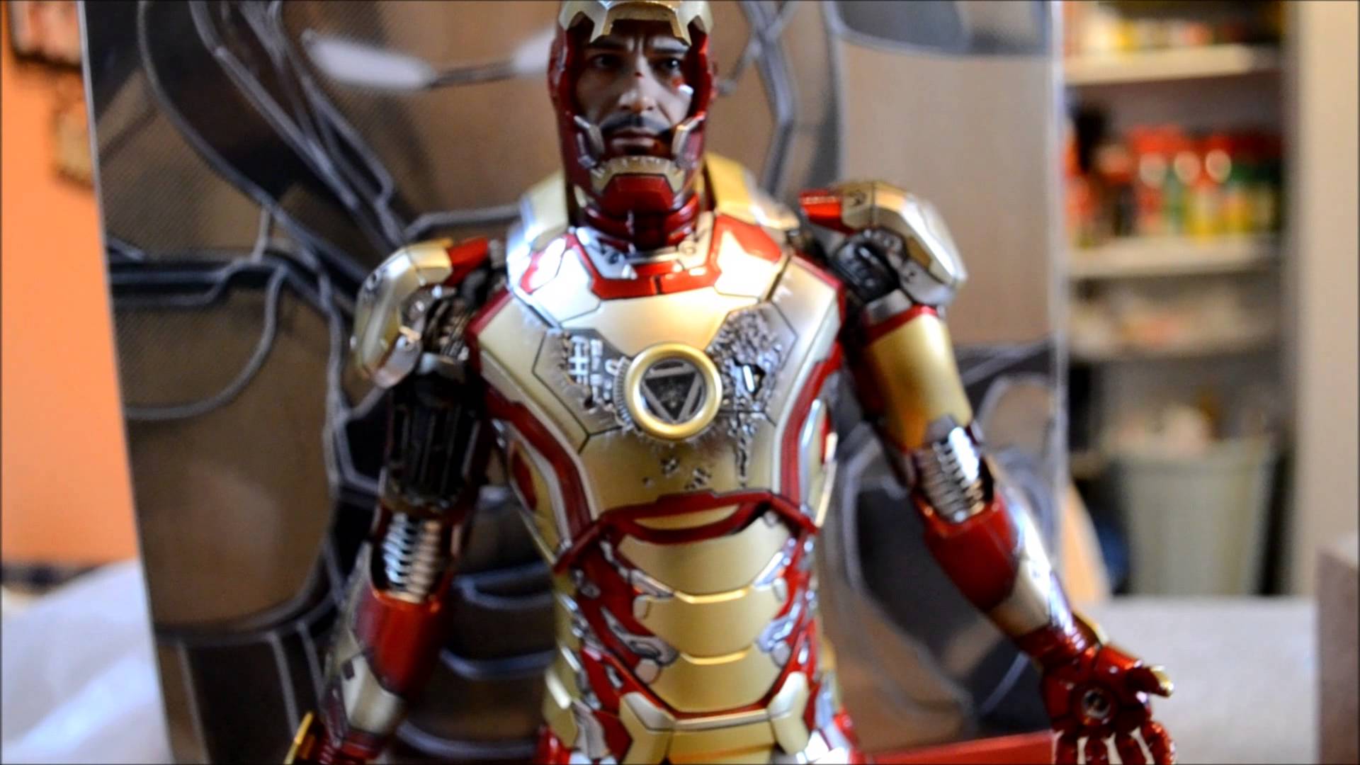 Joebizz34 Reviews Hot Toys 1 6 Die Cast Iron Man Mark 42 Armor