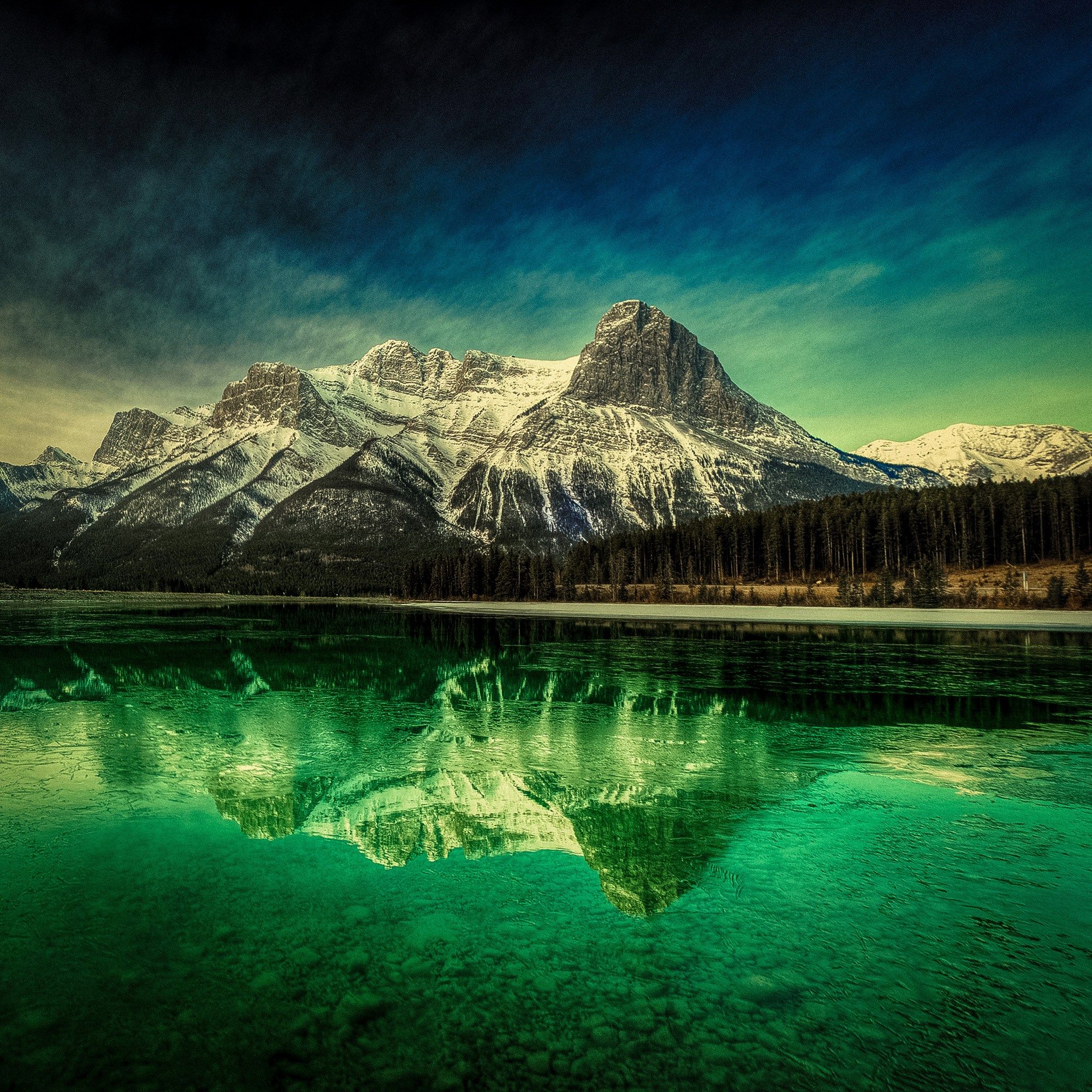 Eerie Mountain Lake. Beautiful Retina iPad Wallpaper