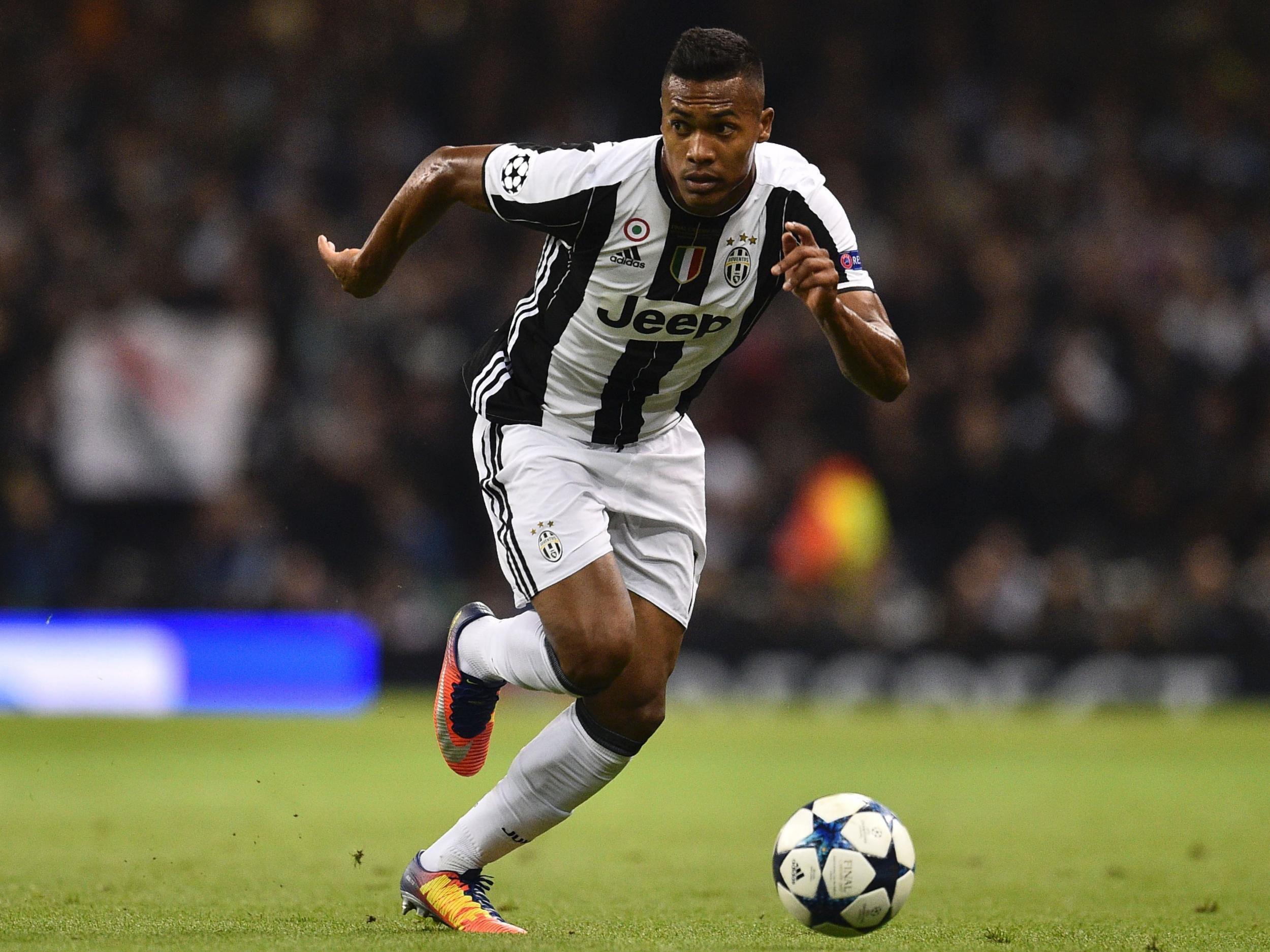 Chelsea told 'no chance' £60m Alex Sandro will leave Juventus this