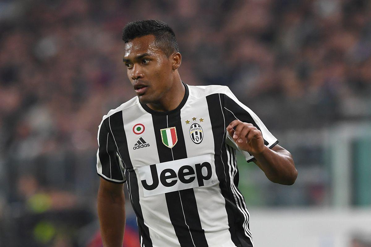 Report: Juventus to offer Alex Sandro new contract worth lots