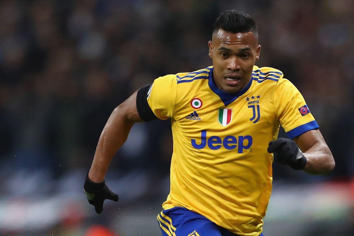 Alex Sandro injured while on international duty with Brazil