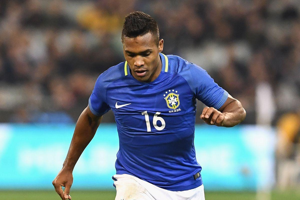 Juventus set to do a 180 on Alex Sandro, much to Chelsea's chagrin