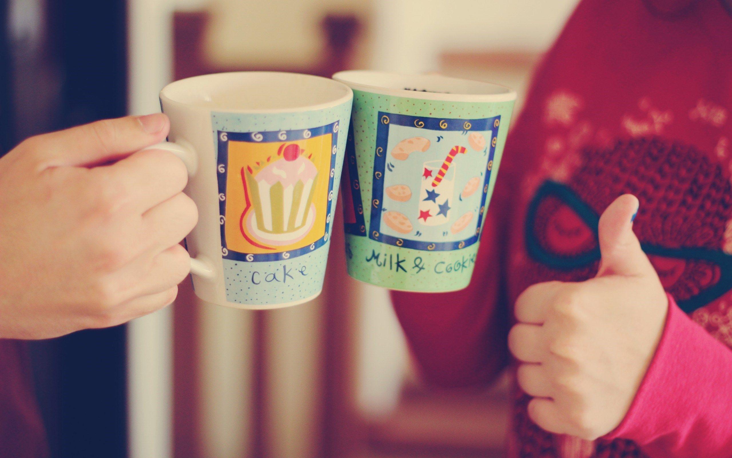Toasting Coffee Mugs Girl Boy Thumbs Up HD Wallpaper. Cool