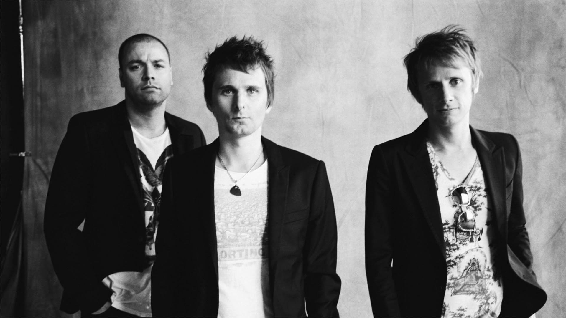 Песни группы youtube. Мэттью Беллами и Доминик Ховард. Группа Muse. Группа Мьюз фото. Группа Muse молодые.
