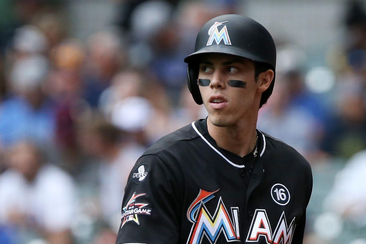 Marlins trade Christian Yelich to Brewers for 4 players