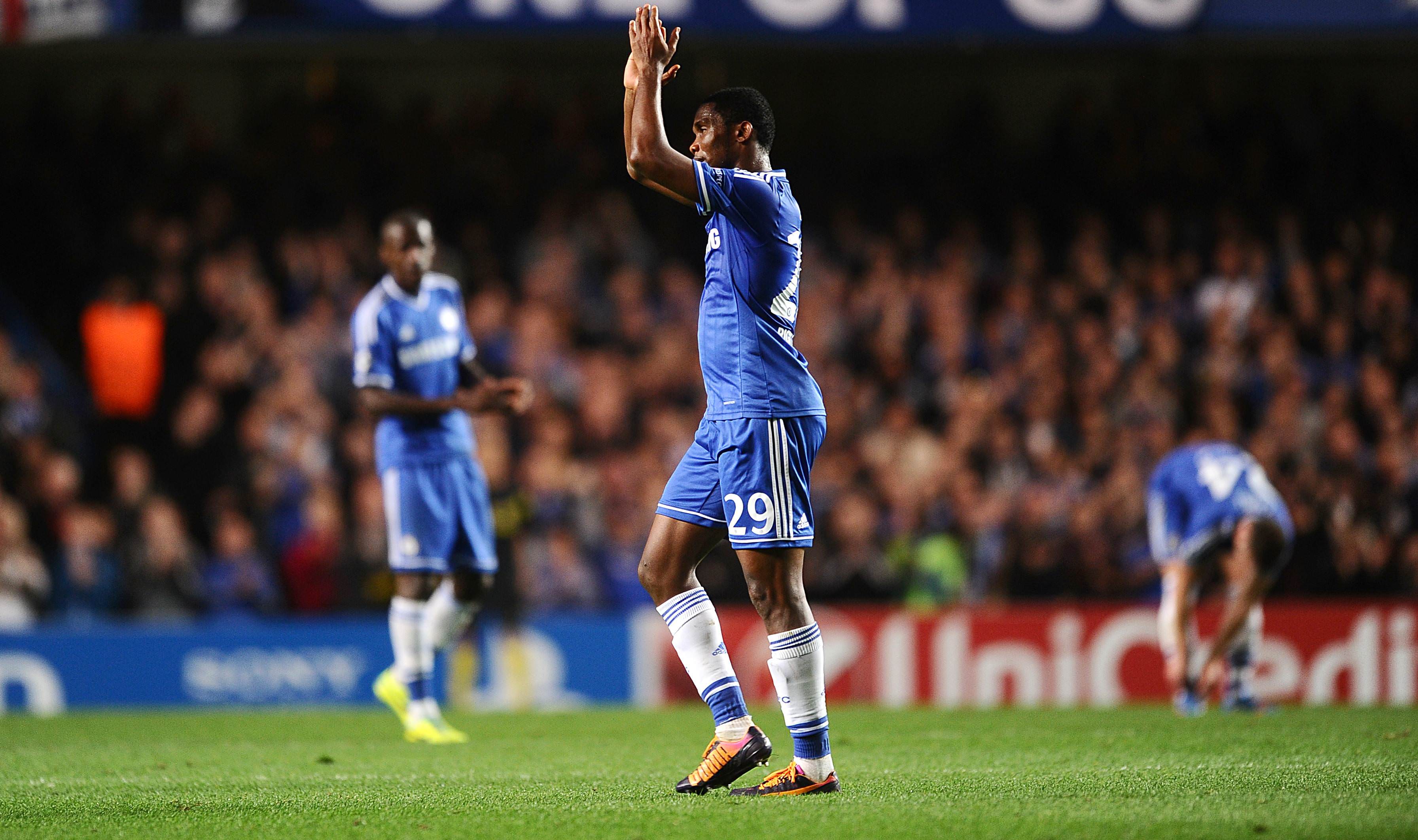 The best football player of Chelsea Samuel Eto'o wallpaper