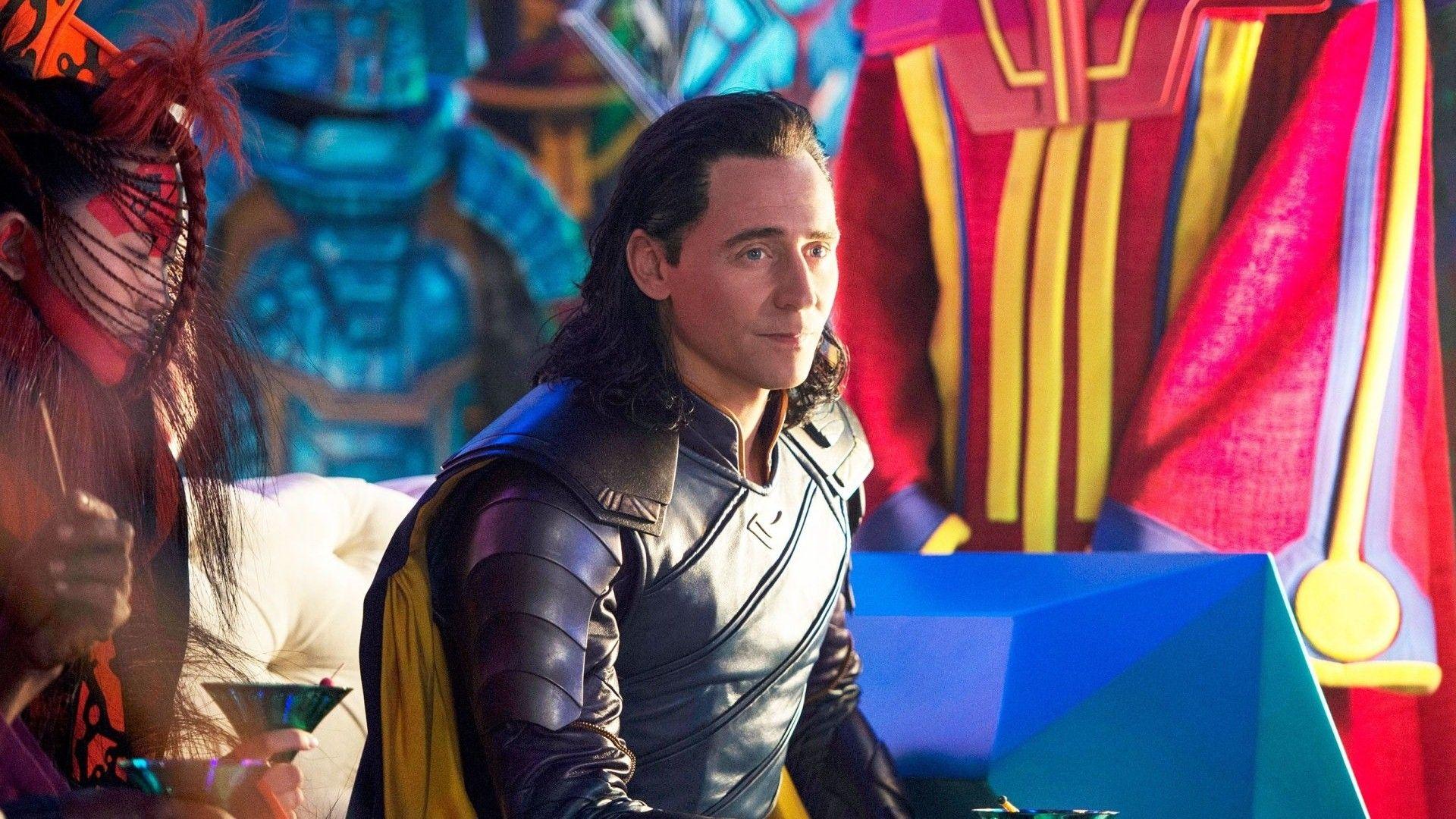 Tom Hiddleston Loki Thor Ragnarok HD Desktop Wallpaper 24635