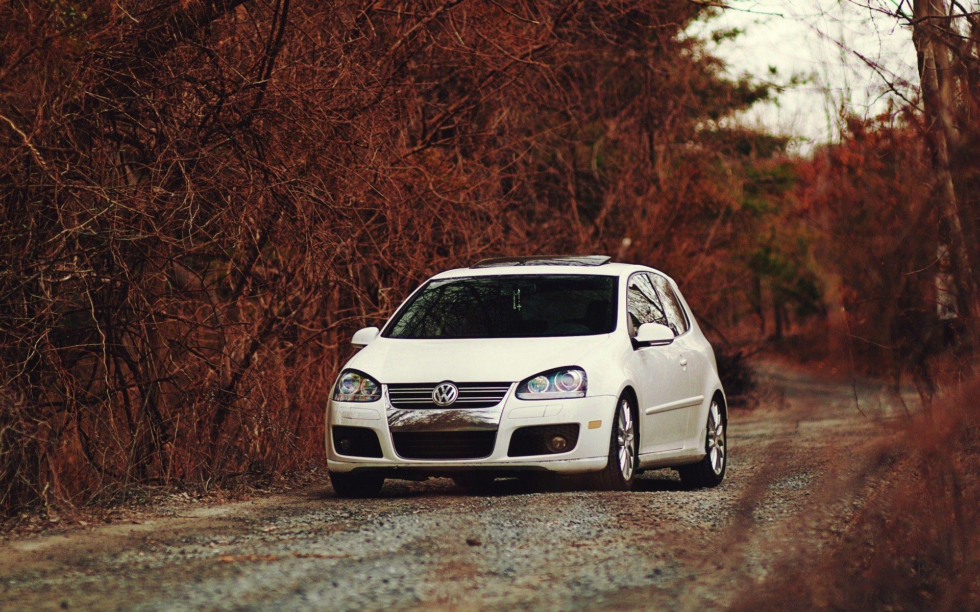 VW Golf 5 GTI Autumn. Android wallpaper for free