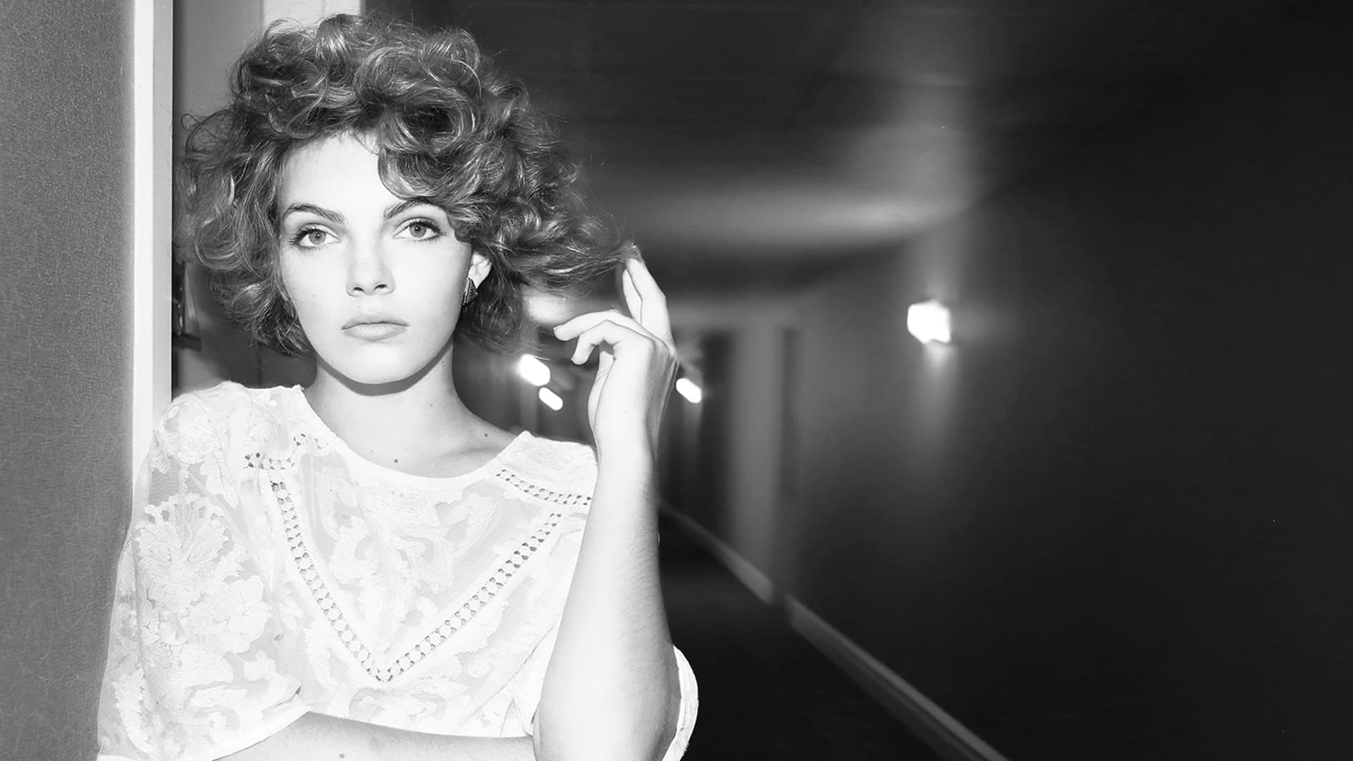 Camren Bicondova Wallpaper 15 X 1080