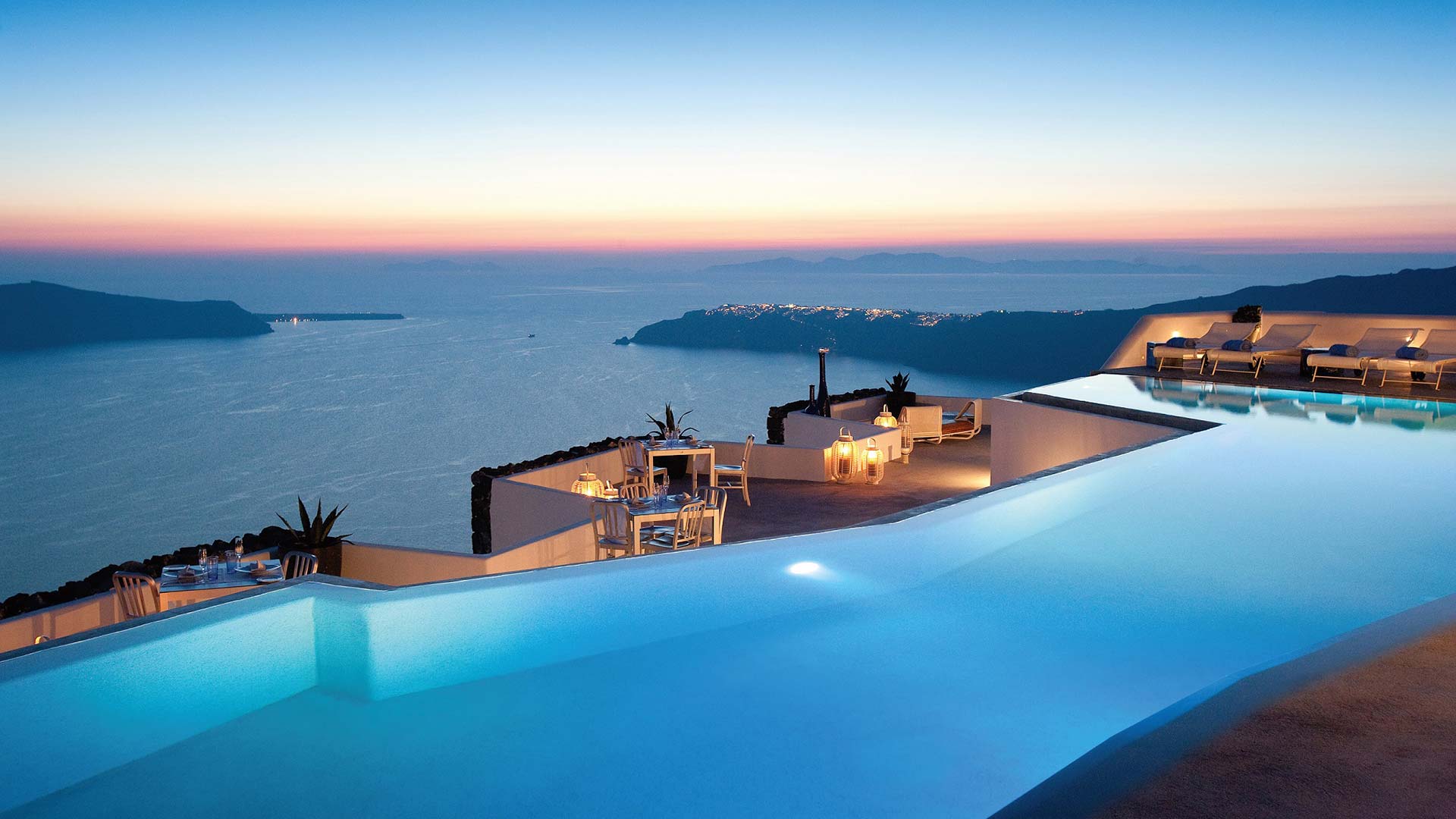 Ideal View from Santorini Wallpaper