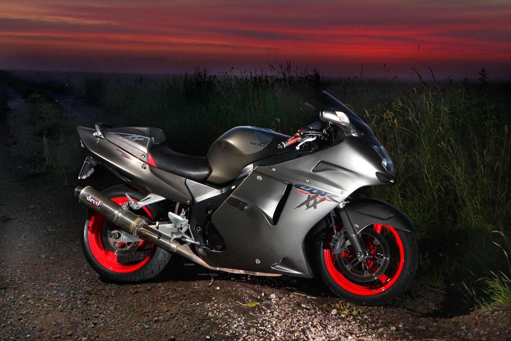 Honda cbr 1100xx blackbird