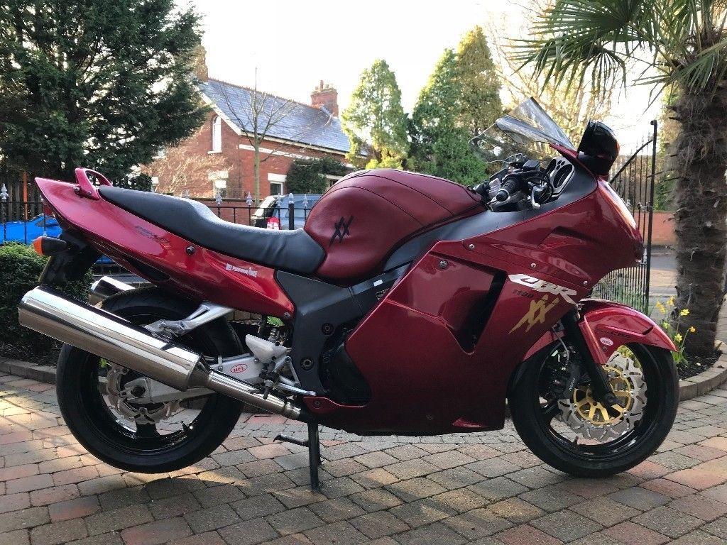 HONDA CBR1100XX SUPER BLACKBIRD MUST BE SEEN FULL MOT SPOTLESS