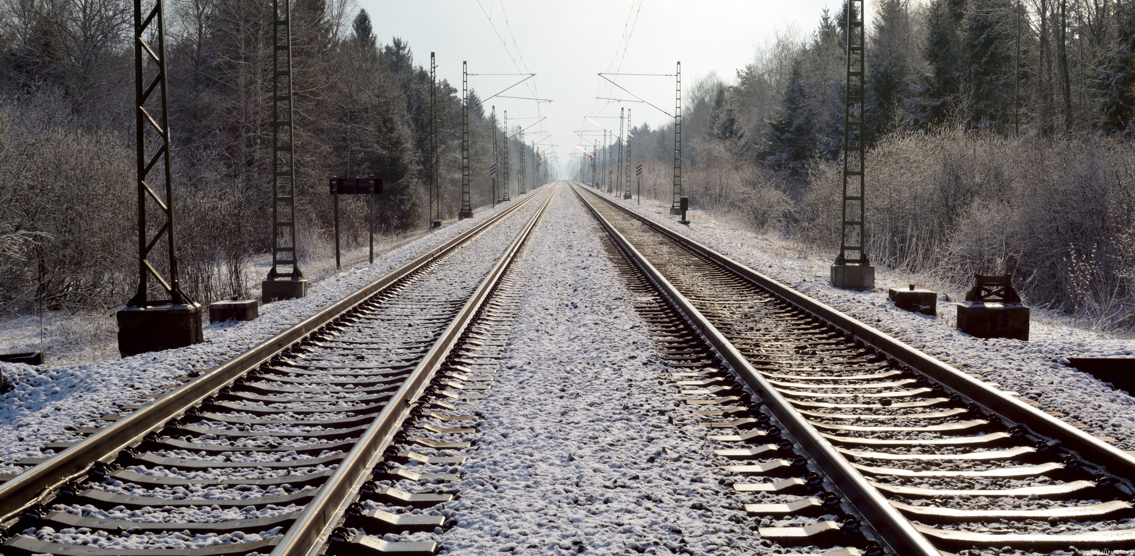 4K Railroad Track Wallpaper