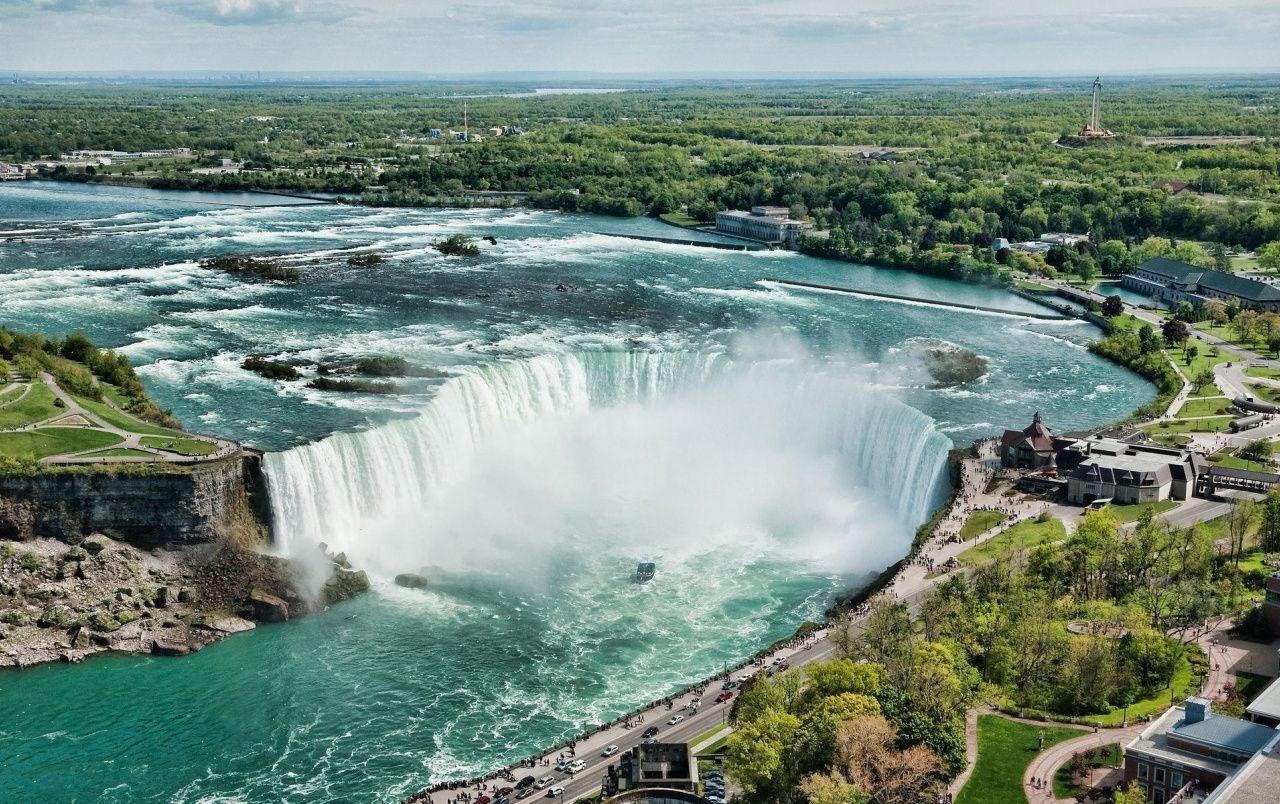 Beautiful Niagara Falls wallpaper. Beautiful Niagara Falls stock