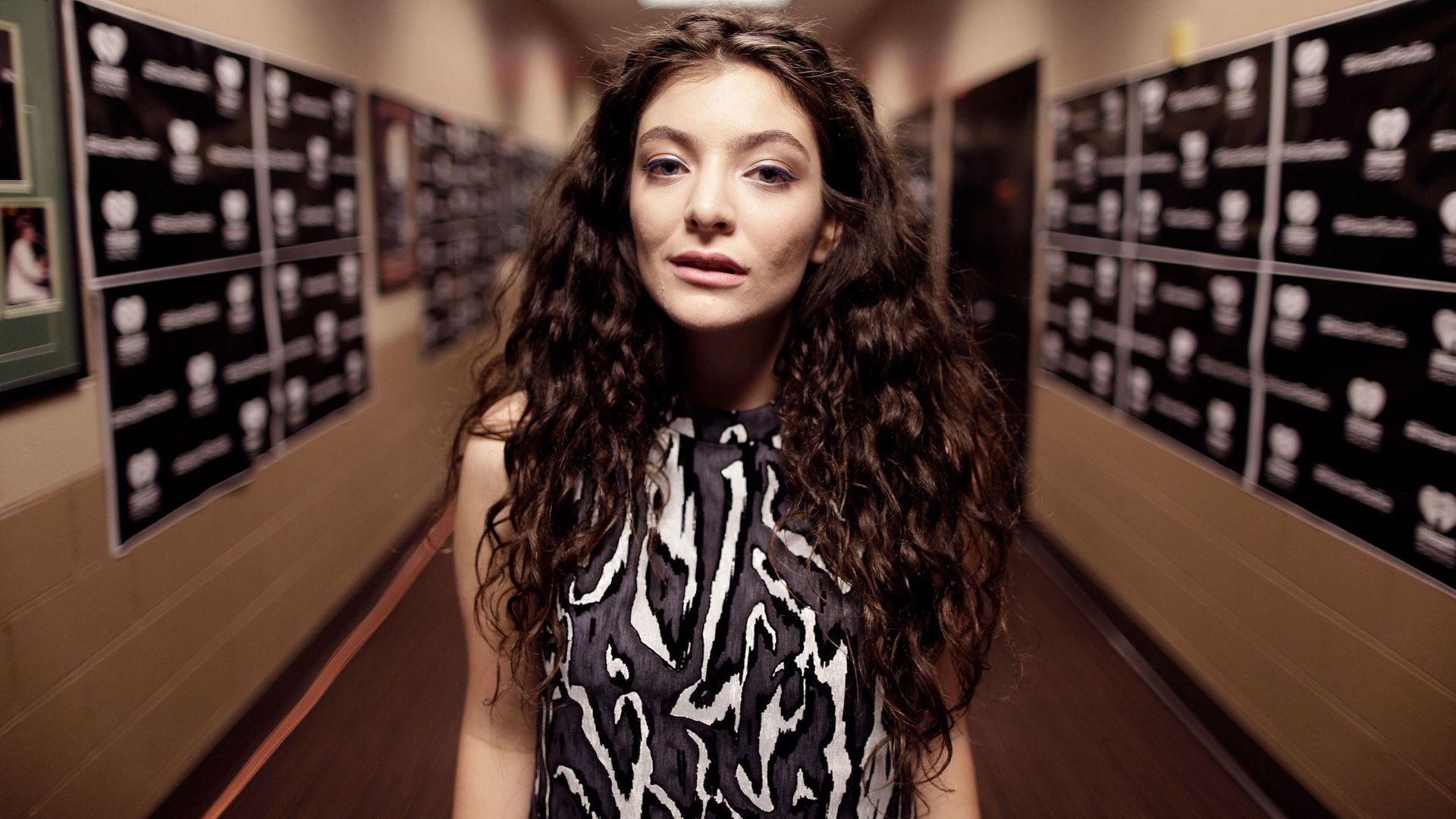 Download wallpaper 1920x1080 lorde, yellow flicker beat, american